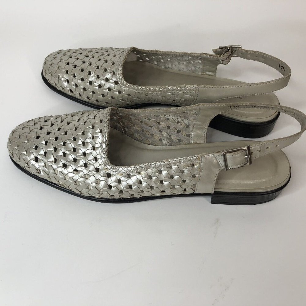Trotters Women Closed Toe Sandal Size 11N Narrow Woven Leather Silver Slingback - Picture 4 of 11